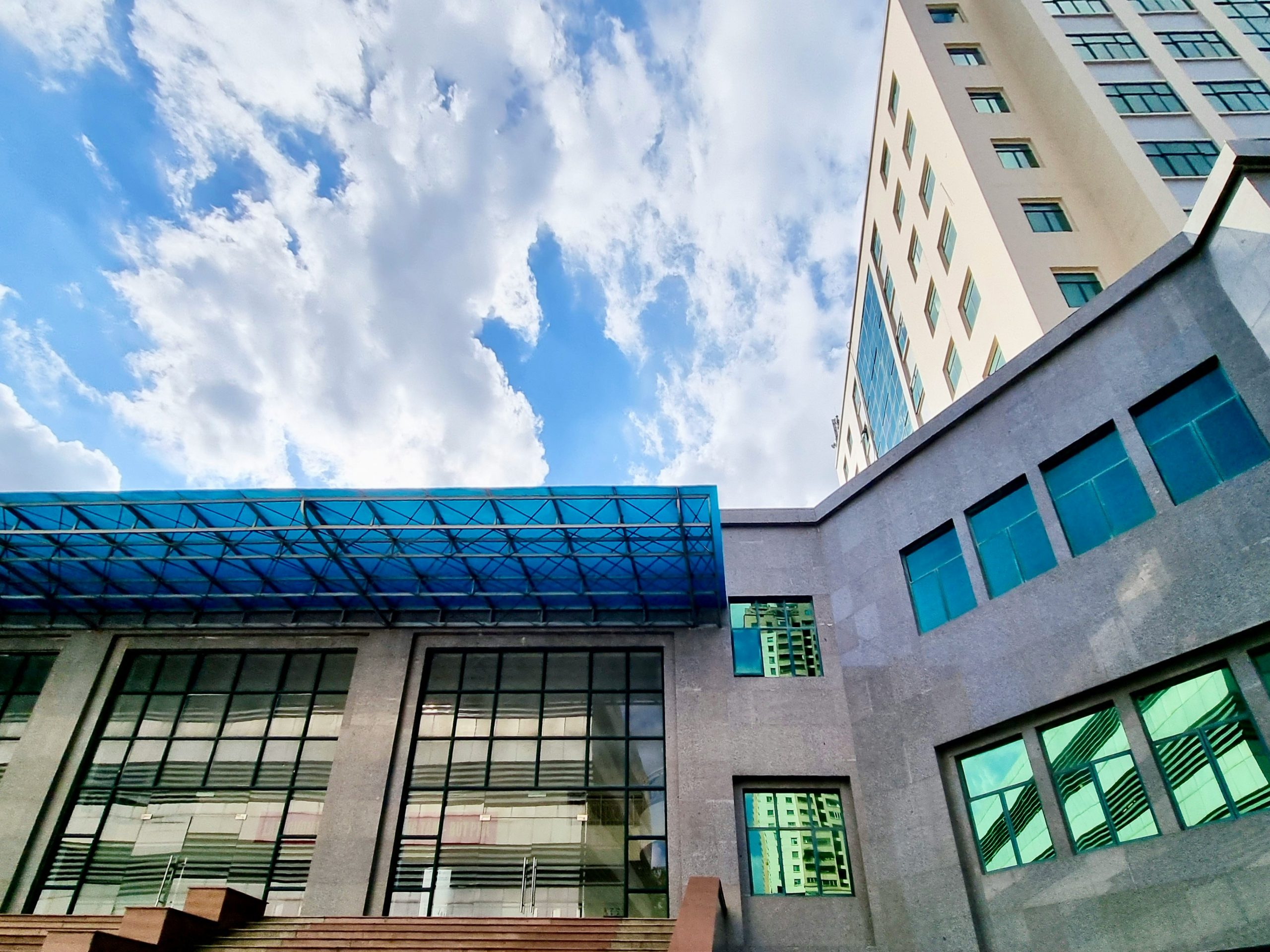 A Németh László Gimnázium hero képe.